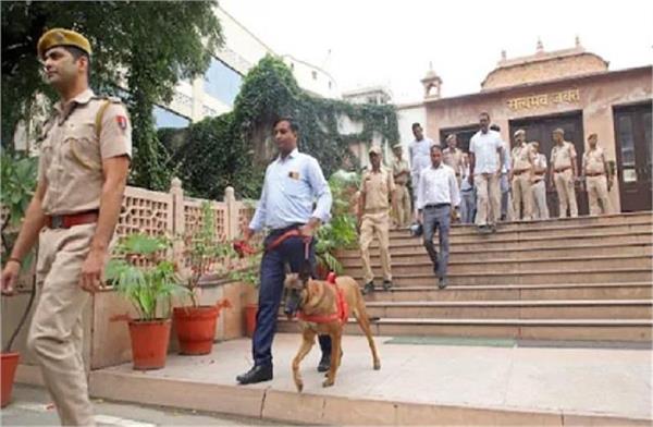 ncreasing threats to bomb   government institutions   