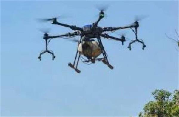 pakistan is intensifying the smuggling drugs and weapons through drones