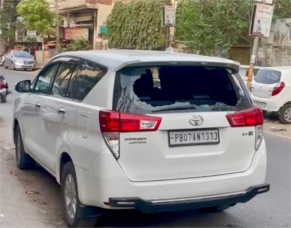 window of aap leader daljit raju darvesh  s car broken