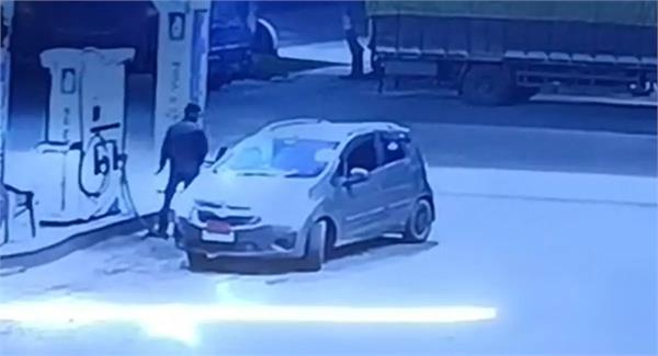 petrol money car driver pump worker