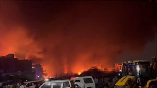 delhi fire factory noida