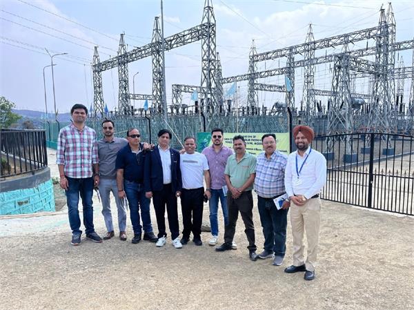 journalists punjab and himachal pradesh visited thenzawal solar plant