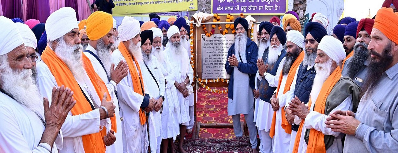 ਗੁਰਦੁਆਰਾ ਸ੍ਰੀ ਦਰਬਾਰ ਸਾਹਿਬ ਤਰਨਤਾਰਨ ਦੀ ਦਰਸ਼ਨੀ ਡਿਓਢੀ ਦੇ ਬਾਹਰ ਜੋੜਾ ਘਰ ਤੇ ਹੋਰ ਸੇਵਾਵਾਂ ਦੀ ਸੇਵਾ ਆਰੰਭ