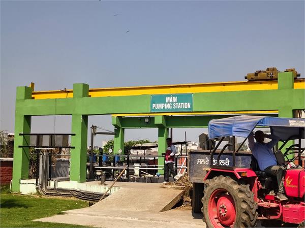 contract for lifting cow dung was given to alliance company