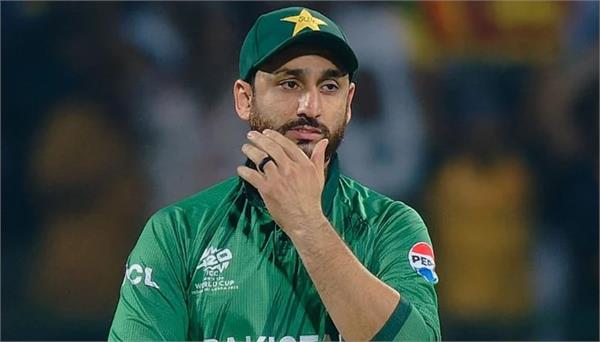 we didn  t take the right decisions under pressure  salman ali agha