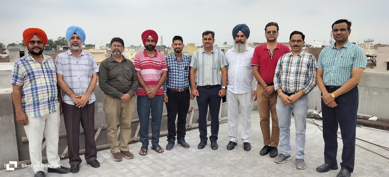 ਬੋਰਡ ਦੀ ‘ਡਬਲ ਡਿਊਟੀ’ ਨੇ ਵਧਾਈ ਅਧਿਆਪਕਾਂ ਦੀ ਟੈਨਸ਼ਨ, ਇਕ ਸਮੇਂ ਦੋ ਥਾਵਾਂ ’ਤੇ ਕਿਵੇਂ ਹਾਜ਼ਰ ਹੋਣ ਅਧਿਆਪਕ?