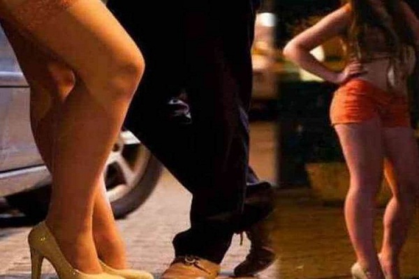 ਹੋਟਲ ''ਚ ਵਿਆਹੁਤਾ ਔਰਤ ਨਾਲ ਰੰਗਰਲੀਆਂ ਮਨਾਉਂਦਾ ਫੜ੍ਹਿਆ ਗਿਆ ਮੁੰਡਾ, ਮੌਕੇ ''ਤੇ ਪੁੱਜੇ ਪਰਿਵਾਰ ਨੇ...