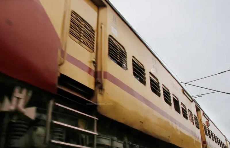 ਟਰੇਨ ਦੇ ਡੱਬੇ ''ਚੋਂ ਮਿਲੇ ਵੱਢੇ ਹੋਏ ਮਨੁੱਖੀ ਅੰਗ ! ਦੇਖਣ ਵਾਲਿਆਂ ਦੇ ਉੱਡ ਗਏ ਹੋਸ਼