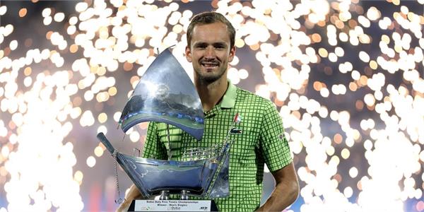 medvedev wins dubai title