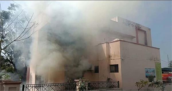 massive fire breaks out at rto office in hoshiarpur