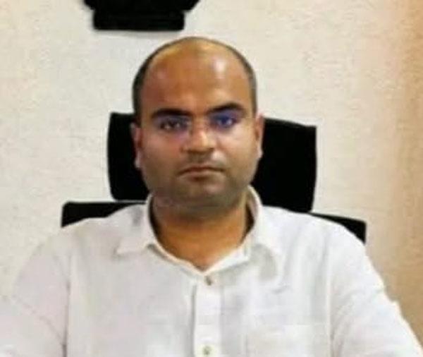 sufficient stock of gas cylinders and petrol available in gurdaspur