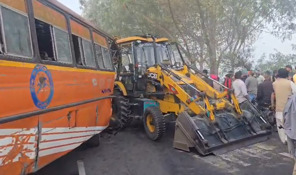 ਸਵਾਰੀਆਂ ਨਾਲ ਭਰੀ PRTC ਬੱਸ ਨਾਲ ਵੱਡਾ ਹਾਦਸਾ, ਸੜਕ ''ਤੇ ਵਿਛ ਗਈਆਂ ਲਾਸ਼ਾਂ