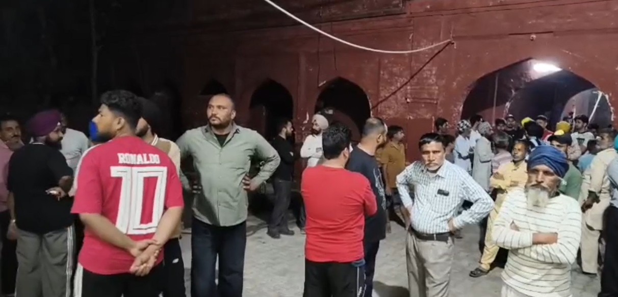 ਪੁਲਸ ਮੁਲਾਜ਼ਮ ਦੇ ਪੁੱਤ ਨੇ ਗੁਆਂਢੀਆਂ ''ਤੇ ਕਰ''ਤੀ ਫਾਇਰਿੰਗ