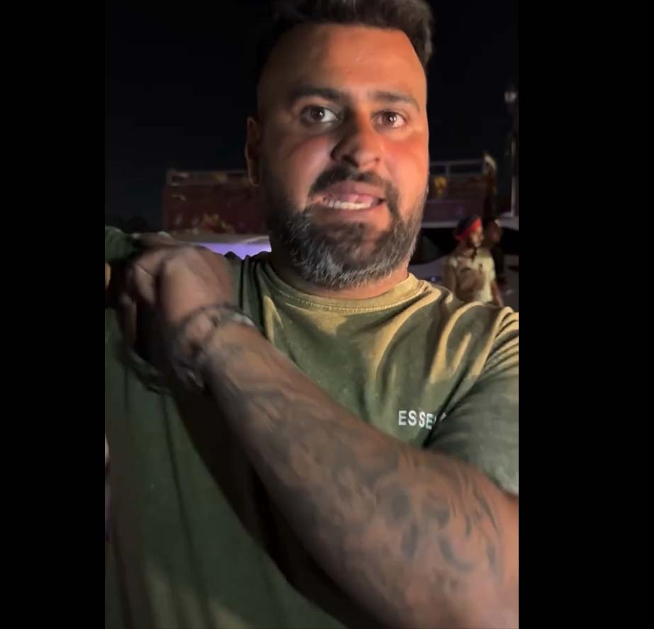 ਜਲੰਧਰ ਬੱਸ ਸਟੈਂਡ ਫਲਾਈਓਵਰ ''ਤੇ ਫਾਰਚੂਨਰ ਤੇ ਛੋਟਾ ਹਾਥੀ ਵਿਚਾਲੇ ਜ਼ਬਰਦਸਤ ਟੱਕਰ, ਪਲਟੀ ਗੱਡੀ