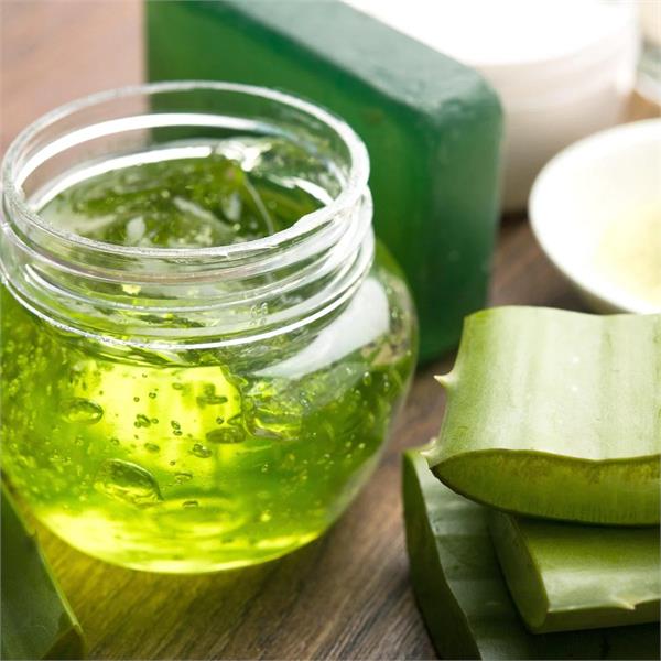 aloe vera gel for natural glow on the face