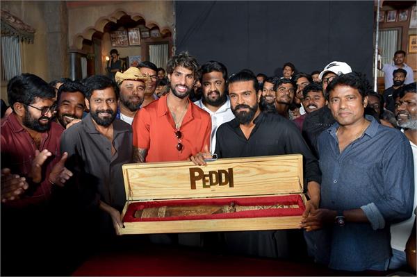 t20 world cup champion tilak varma visits the set of   peddi  
