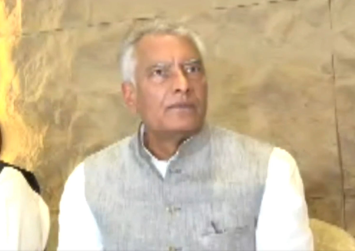 DM ਗਗਨ ਰੰਧਾਵਾ ਦੇ ਮਾਮਲੇ 'ਚ ਪੁਲਸ ਦੀ ਕਾਰਵਾਈ 'ਤੇ ਸੁਨੀਲ ਜਾਖੜ ਦੇ ਗੰਭੀਰ ਸਵਾਲ