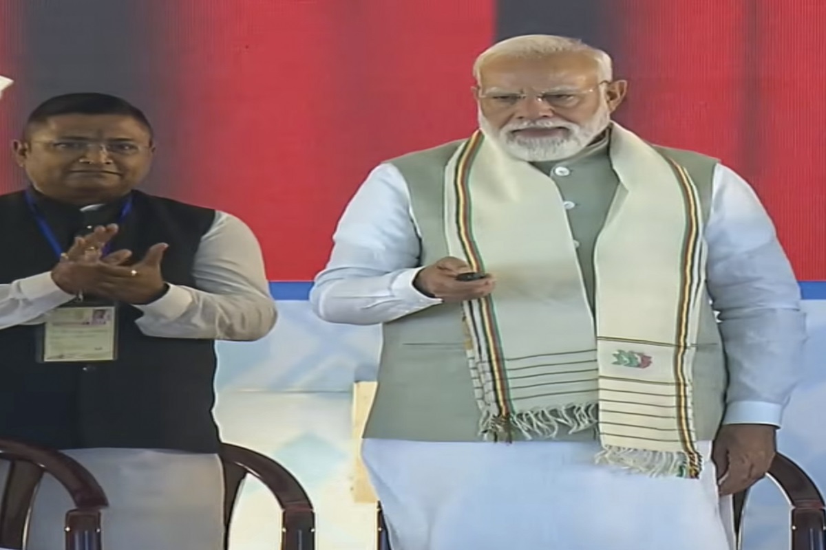 PM ਮੋਦੀ ਨੇ ਆਸਾਮ ਦੇ ਸਿਲਚਰ ''ਚ 23,550 ਕਰੋੜ ਰੁਪਏ ਦੇ ਪ੍ਰਾਜੈਕਟਾਂ ਦੀ ਕੀਤੀ ਸ਼ੁਰੂਆਤ