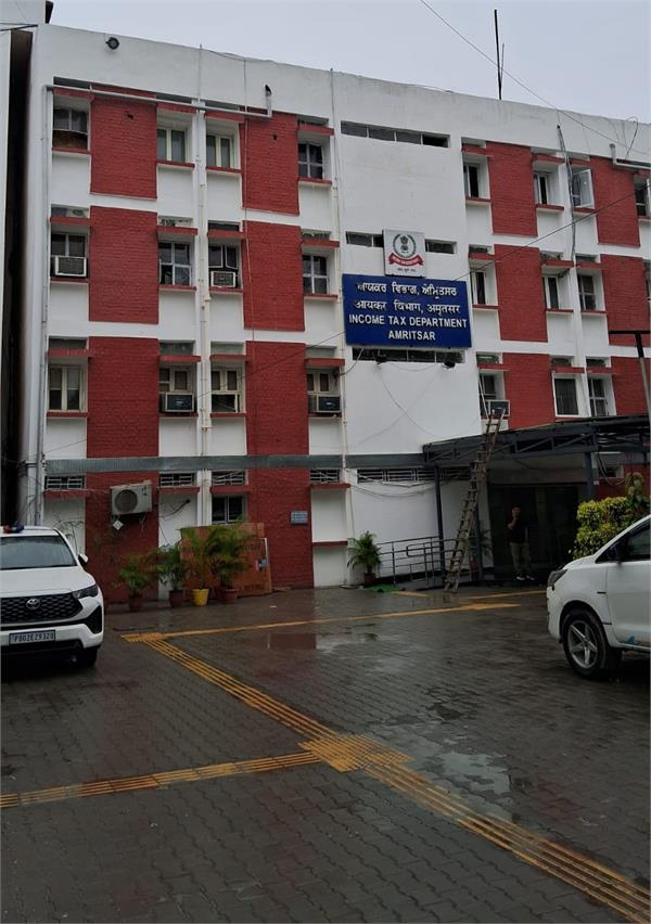 income tax department conducts survey on jewellers