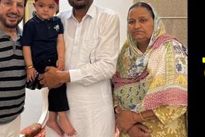 gurdas maan reached moosewala  s house  seeing little shubhdeep