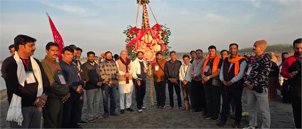 group of devotees  mata naina devi