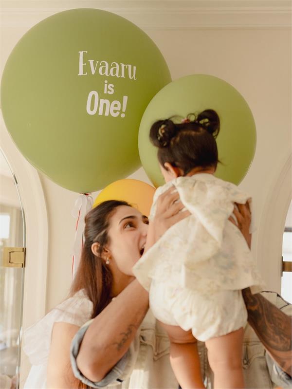 athiya shetty celebrates her   jaana   evaarah  s first birthday  shares glimpse