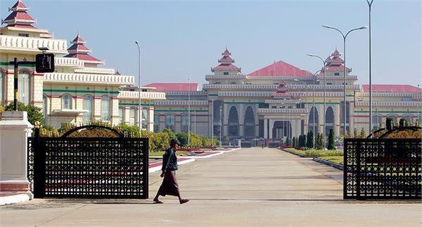 myanmar government granted amnesty to over 10000 prisoners 
