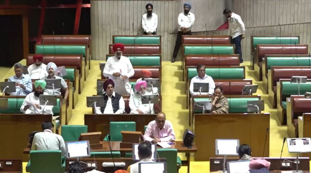 ਪੰਜਾਬ ਵਿਧਾਨ ਸਭਾ ''ਚ ਉੱਠਿਆ ਸੜਕਾਂ ਦੀ ਮਾੜੀ ਹਾਲਤ ਦਾ ਮੁੱਦਾ, ਲਾਡੀ ਸ਼ੇਰੋਵਾਲੀਆ ਨੇ ਕੀਤੀ ਵਿਜੀਲੈਂਸ ਜਾਂਚ ਦੀ ਮੰਗ