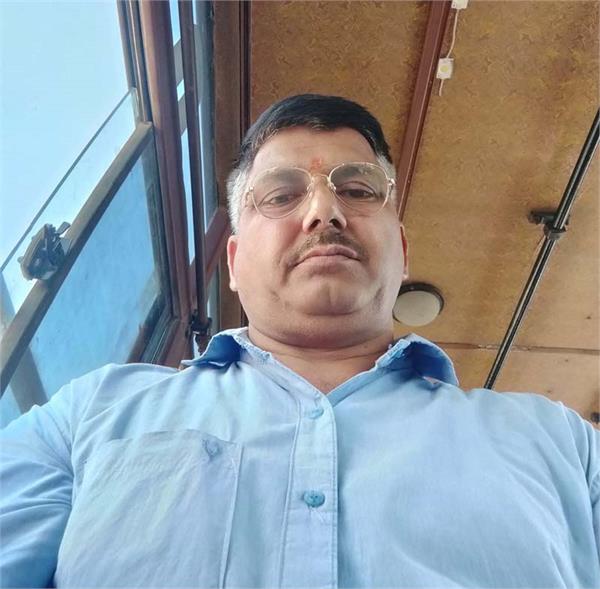 railway gateman dies after being hit by train