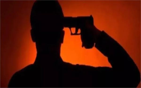 haryana  police personnel  service pistol  hospital