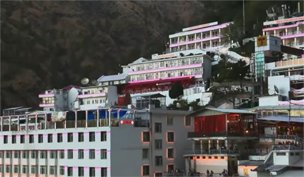 jammu kashmir  navratri  vaishno devi yatra resume  devotees rush