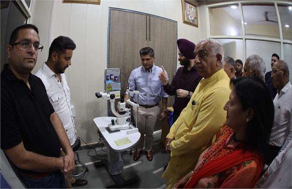 3 eye examination machines installed in the hospital located at divyang ashram