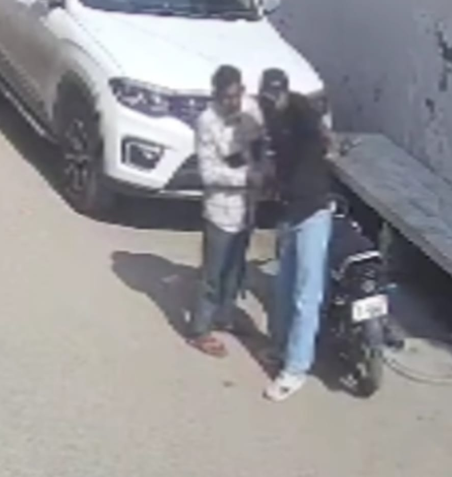 ਗੁਰੂਹਰਸਹਾਏ ''ਚ ਸਰਗਰਮ ਹੋਇਆ ਨੌਜਵਾਨ ਠੱਗ, ਲੋਕਾਂ ਨੂੰ ਸੁਚੇਤ ਰਹਿਣ ਦੀ ਸਲਾਹ