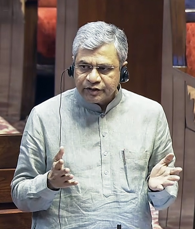 ਰੇਲ ਪਟੜੀਆਂ ਨੂੰ ਉੱਨਤ ਬਣਾਉਣ ਦਾ 80 ਫੀਸਦੀ ਕੰਮ ਹੋਇਆ ਪੂਰਾ : ਰੇਲ ਮੰਤਰੀ ਅਸ਼ਵਨੀ ਵੈਸ਼ਨਵ