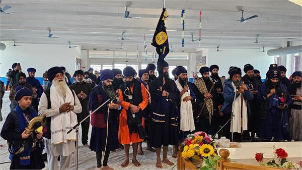 hola mohalla  in italy