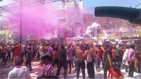 torn kurtas hanging in loknath chowk
