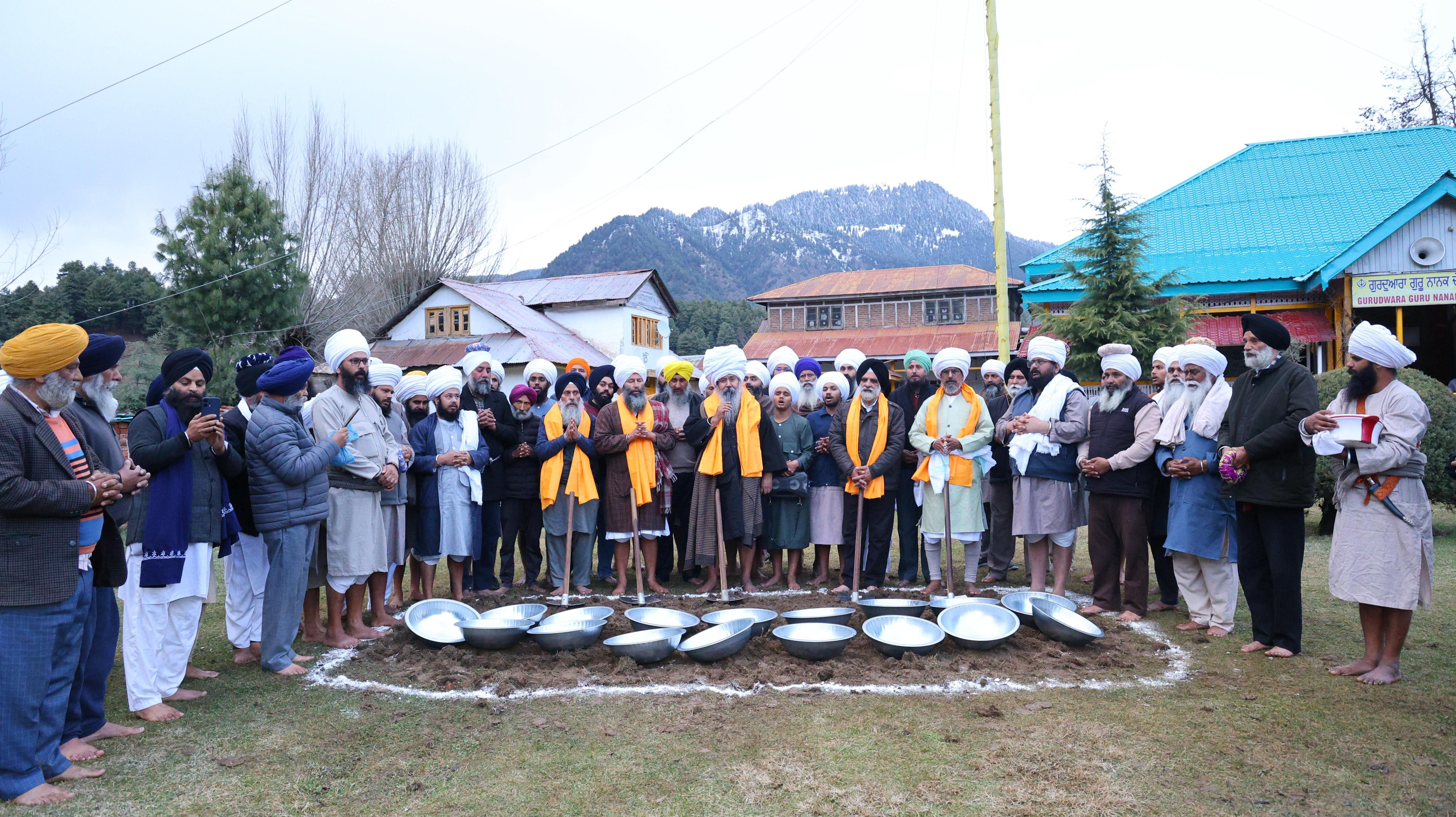 ਗੁਰਦੁਆਰਾ ਸ੍ਰੀ ਗੁਰੂ ਨਾਨਕ ਦੇਵ ਜੀ ਪਹਿਲਗਾਮ ਵਿਖੇ ਸੰਤ ਭੂਰੀ ਵਾਲਿਆਂ ਵੱਲੋਂ ਕਾਰ ਸੇਵਾ ਆਰੰਭ