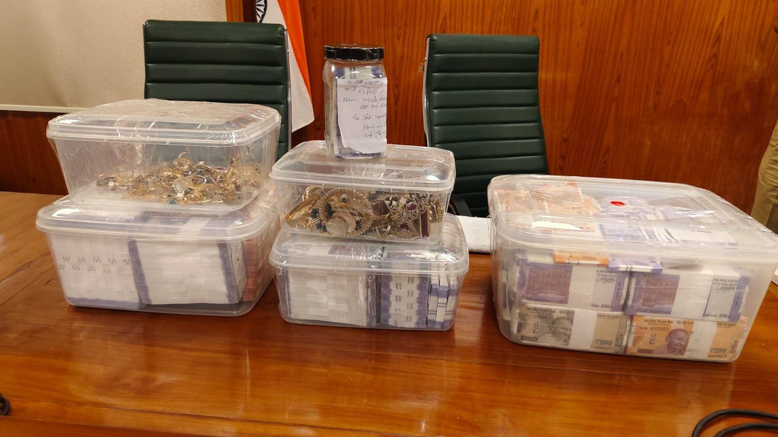 ਗੁਰਦਾਸਪੁਰ: ਸਰਾਫ ਦੇ ਘਰੋਂ 7,00,00,000 ਕਰੋੜ ਰੁਪਏ ਦੀ ਲੁੱਟ ਦੇ ਮਾਮਲੇ ''ਚ 3 ਮੁਲਜ਼ਮ ਗ੍ਰਿਫਤਾਰ