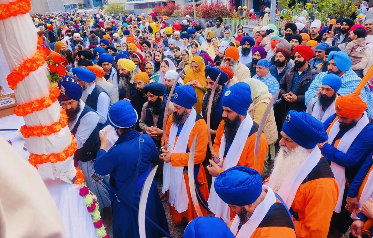 ਇਟਲੀ ਦੇ ਸ਼ਹਿਰ ਲੇਨੋ ''ਚ ਸਜਾਏ ਨਗਰ ਕੀਰਤਨ ਮੌਕੇ ਬੋਲੇ ਸੋ ਨਿਹਾਲ ਦੇ ਜੈਕਾਰਿਆ ਦੀ ਗੂੰਜਾਂ (ਤਸਵੀਰਾਂ)