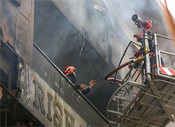 delhi  building fire  narendra modi  compensation