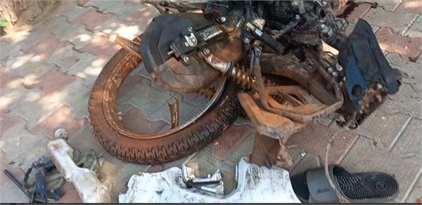 heavy collision between car and motorcycle in garhshankar