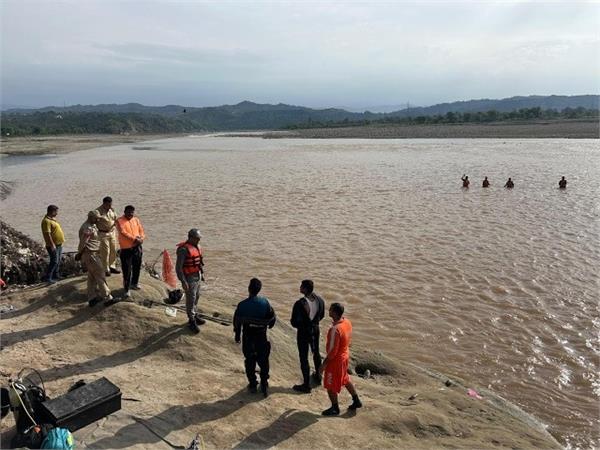 tawi river  boys drowned  lieutenant governor  mourning