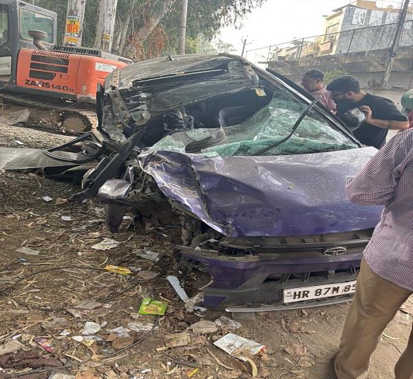 28 year old youth dies on the spot in horrific accident