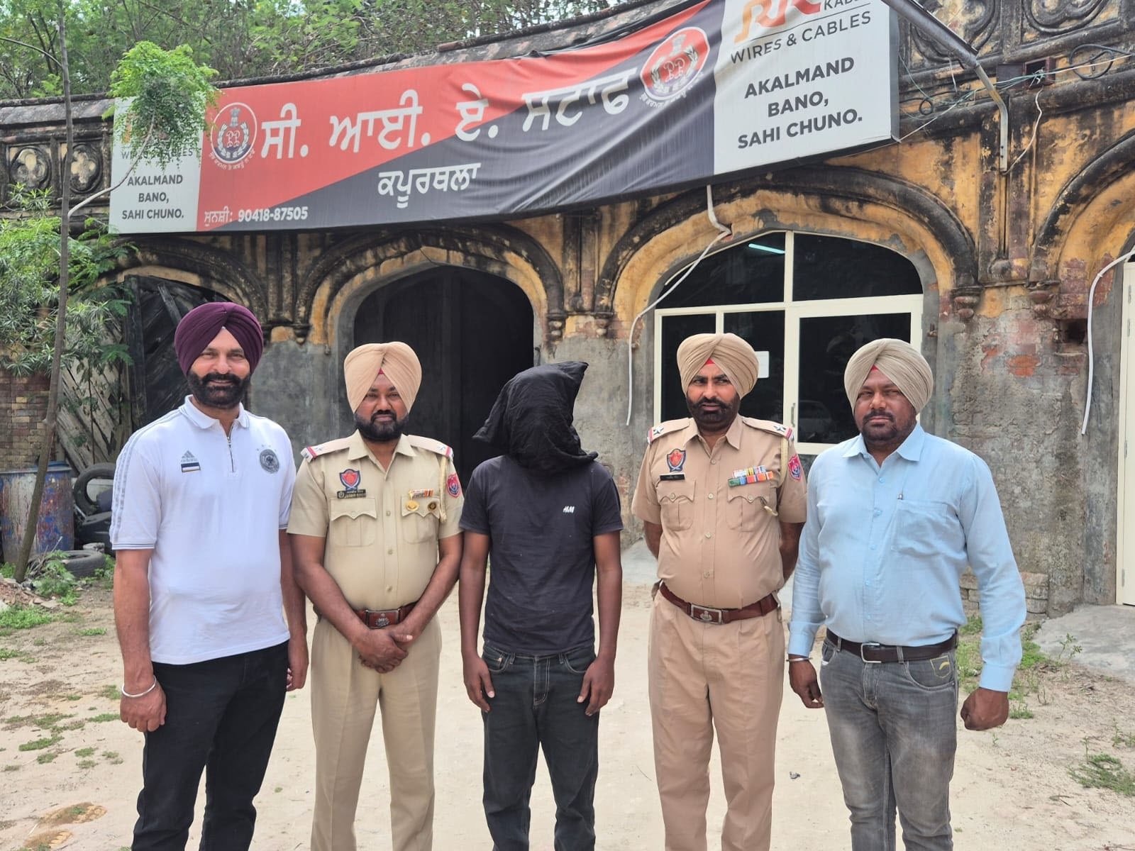 ਪੁਲਸ ਨੇ ਚੈਕਿੰਗ ਲਈ ਰੋਕਿਆ ਨੌਜਵਾਨ, ਪਿਸਤੌਲ ਦੀ ਬਰਾਮਦਗੀ ਮਗਰੋਂ ਮਾਮਲਾ ਕੀਤਾ ਦਰਜ