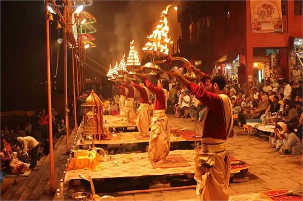 lunar eclipse  varanasi  ganga aarti  time changed  chandra grahan
