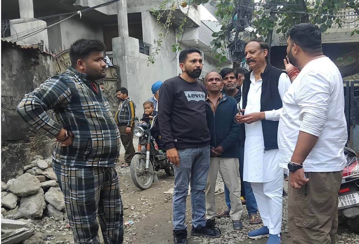 ਪ੍ਰਸ਼ਾਸਨਿਕ ਅਧਿਕਾਰੀਆਂ ਦੀ ਲਾਪ੍ਰਵਾਹੀ ਦੇ ਚਲਦਿਆਂ ਨੌਜਵਾਨ ਦੀ ਮੌਤ