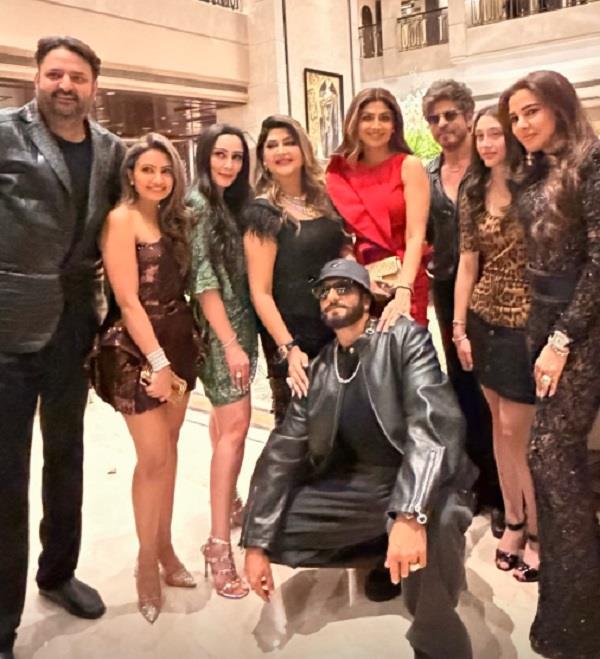 shah rukh khan and ranveer singh come together for an epic night 