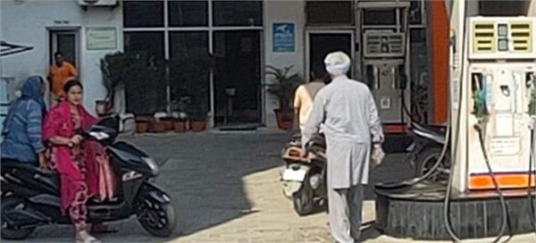 people are worried due to fuel shortage at petrol pumps in qadian
