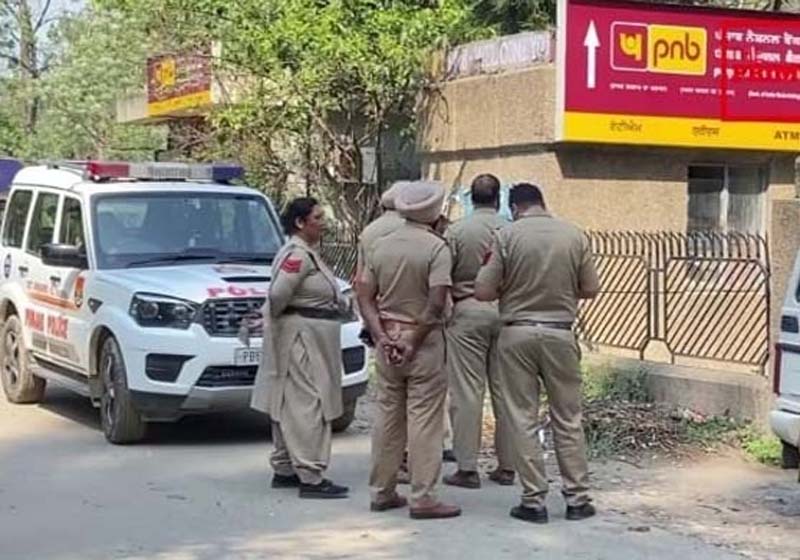 ਪੰਜਾਬ ਨੈਸ਼ਨਲ ਬੈਂਕ ''ਚ ਵੱਡੀ ਘਟਨਾ! ਚੱਲੀ ਗੋਲ਼ੀ, ਪਈਆਂ ਭਾਜੜਾਂ