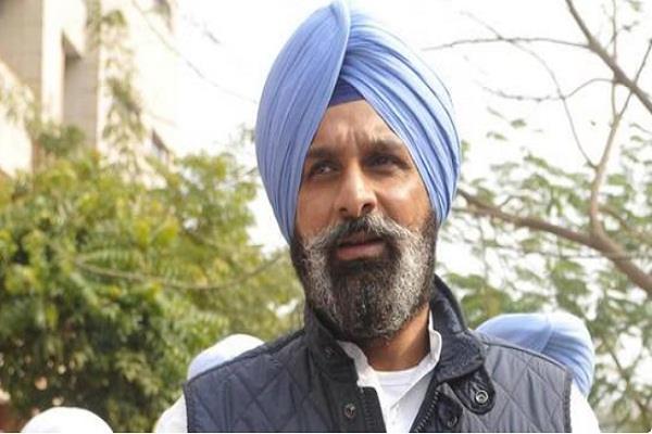 majithia  s big attack on aap government over   dry milk   controversy